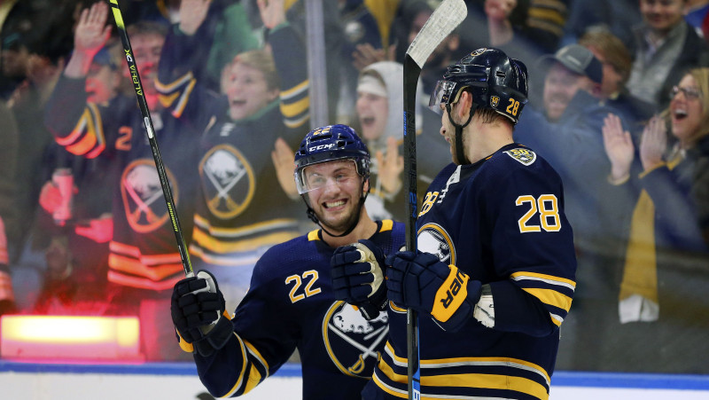 Girgensonam -1, "Sabres" iemet trīs vārtus 91 sekundē, satriecot Toronto