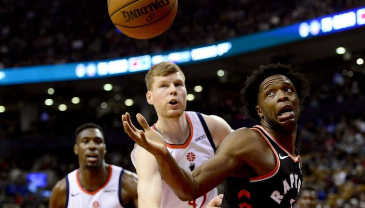 Pasečņika otrajā NBA spēlē Bertānam desmit punkti pret Toronto