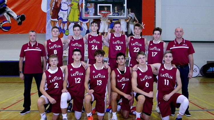 Pinnis un Meinarts iespēlējas, U16 puiši galotnē zaudē Zviedrijai