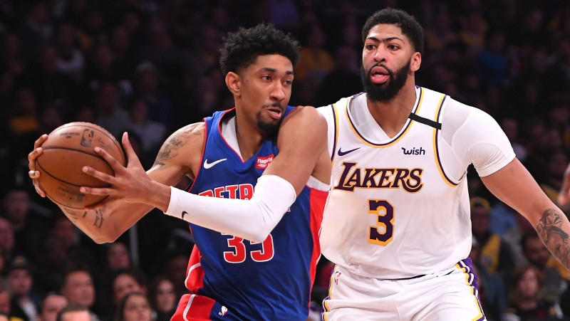 Valančūns iemet 30, Deivisam astoņi bloki un Lebronam triple-double "Lakers" uzvarā