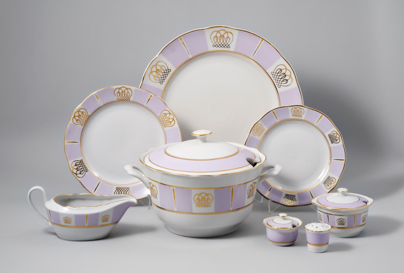 Rīgas Porcelāna muzejs aicina uz Levona Agadžanjana darbu izstādi