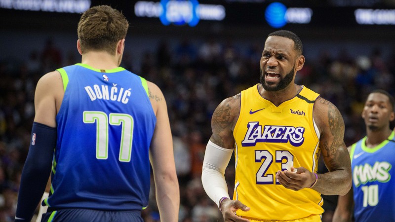 Lebrons sakauj Dalasu, Dončičs saplēš savu kreklu, Jūta turpina uzvarēt
