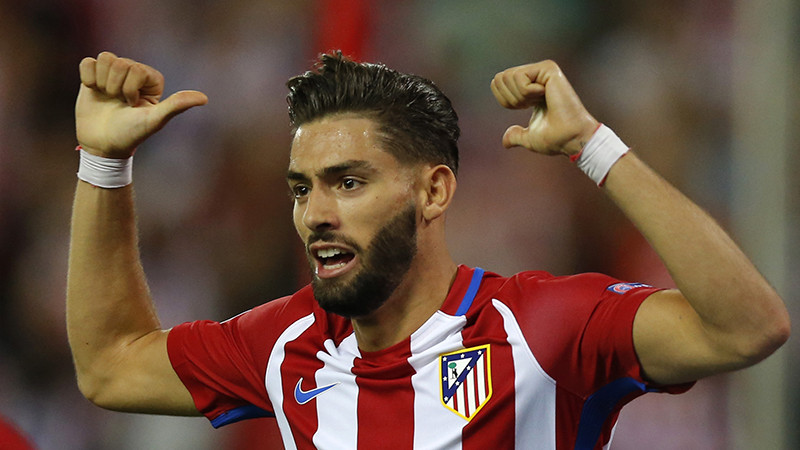 "Barcelona" turpina meklēt Svaresa aizvietotāju, Karasko atgriežas "Atletico"