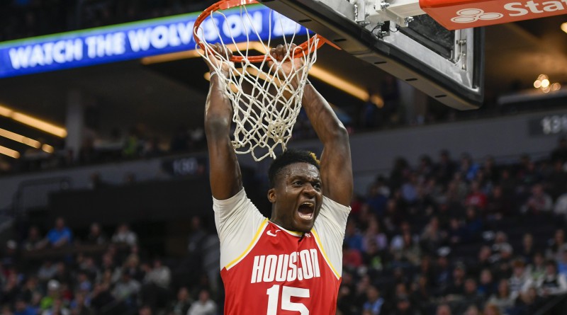Hjūstonas "Rockets" vēlas aizmainīt pamatsastāva centru Kapelu