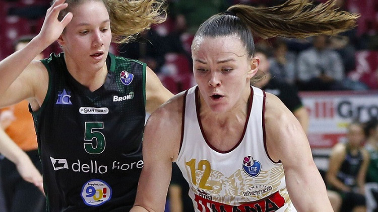 Šteinbergai visvairāk piespēļu un "double-double", Putniņai 19 punkti pret "Bešiktaš"
