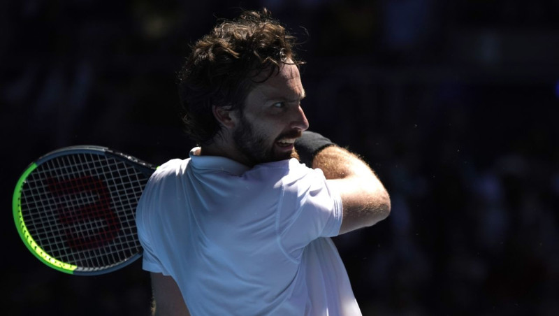 Gulbis uzvar Delrejbīčas 1. kvalifikācijas kārtā un nonāk soli no pamatturnīra