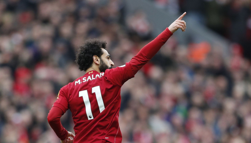 Salāhs atkārto Ouvena sasniegto, "Liverpool" uzvarā, "Tottenham" spēlē neizšķirti