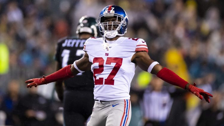 Divi NFL spēlētāji tiek apsūdzēti bruņotā aplaupīšanā