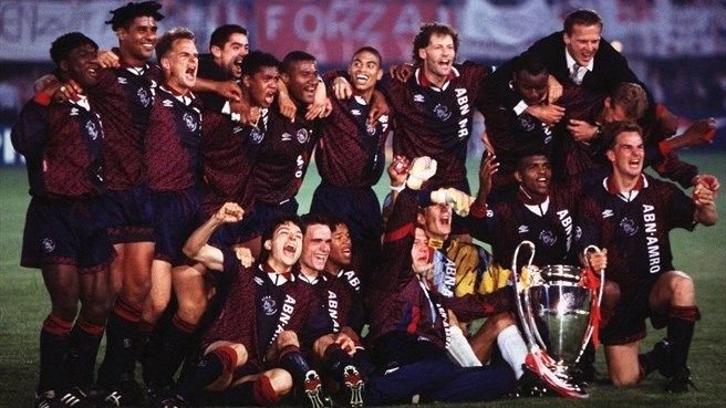 "Ajax" un van Gāla pārsteigums pirms 25 gadiem