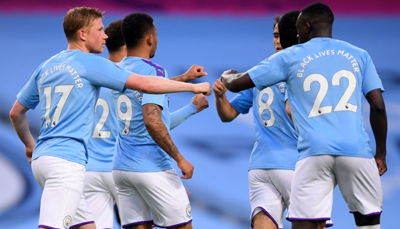 "City" ar 3:0 pārliecinoši pārspēj "Arsenal" un nostiprinās otrajā vietā