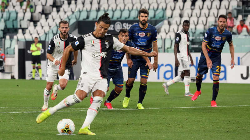 "Juventus" satriec "Lecce" un turpina soļot pretim titulam