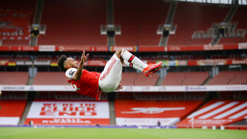 Obamejangs pirmajā vietā un "Arsenal" grauj, "Chelsea" zaudē