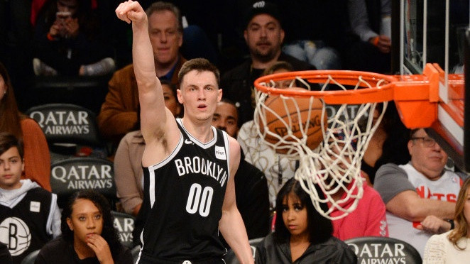 Rodions Kurucs tiek aizmainīts uz Milvoki "Bucks"