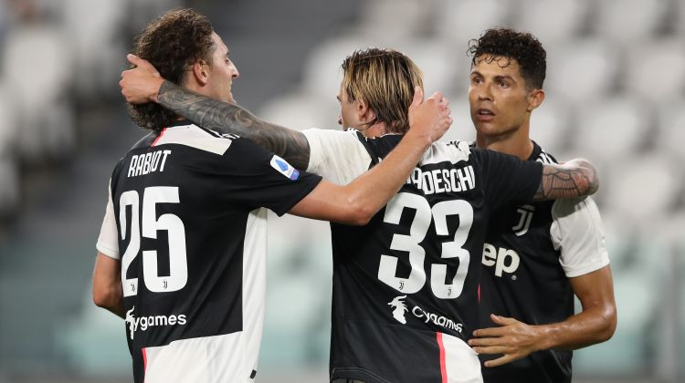 Turīnas "Juventus" triumfē A Sērijā devīto gadu pēc kārtas