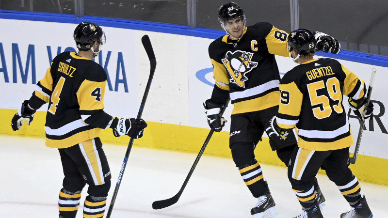 Bļugeram +1, Krosbijs panāk leģendas, "Penguins" atjauno līdzsvaru sērijā