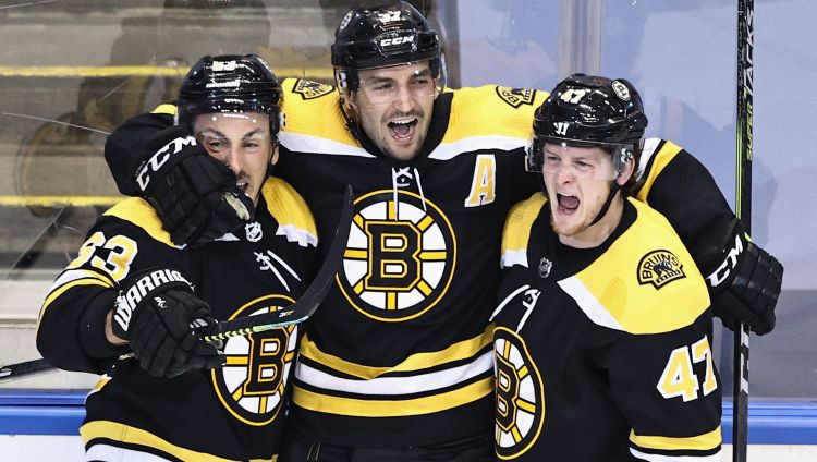 Beržerons ar vārtiem otrajā pagarinājumā pasniedz Bostonai uzvaru sērijas ievadā