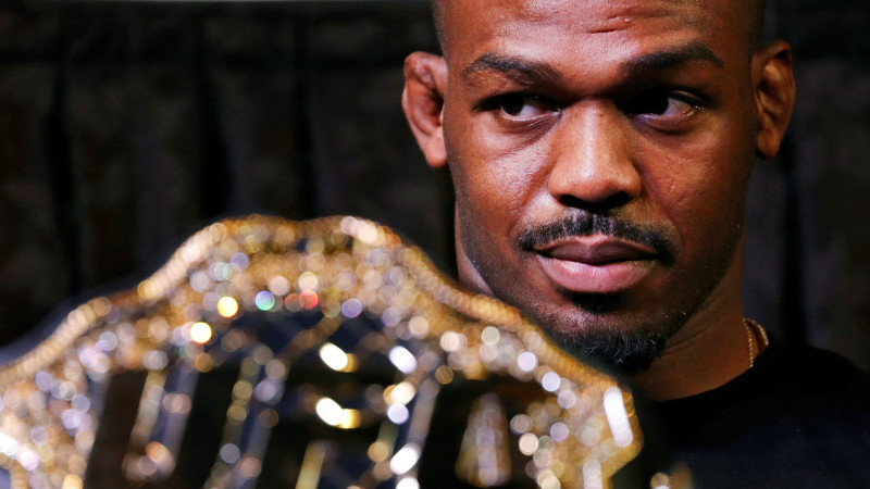 Džounss atsakās no UFC pussmagā svara titula, pieļauj pāreju uz smagsvariem