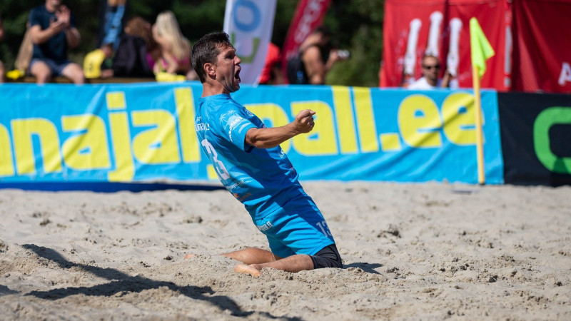 Igauņi triumfē apvienotajā pludmales futbola līgā