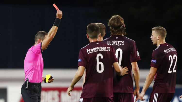 Neiesista pendele, sarkanā kartīte un 0:0 pret Andoru jaunā trenera debijā