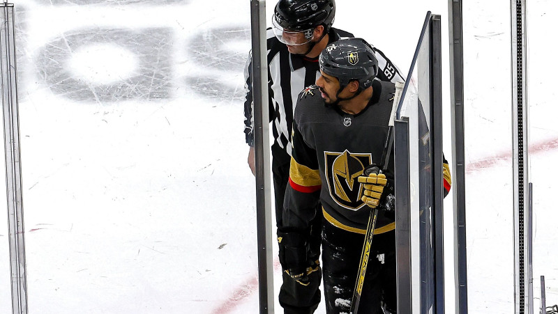 "Golden Knights" spēka uzbrucējam Rīvsam tiek iedalīta vienas spēles diskvalifikācija