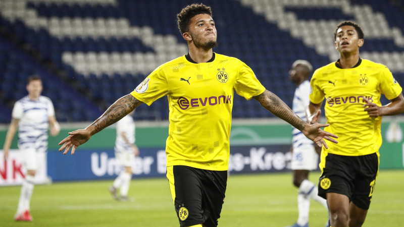 Dortmunde oficiālo sezonu atklāj ar sagrāvi, Hamburgas futbolists uzbrūk līdzjutējam