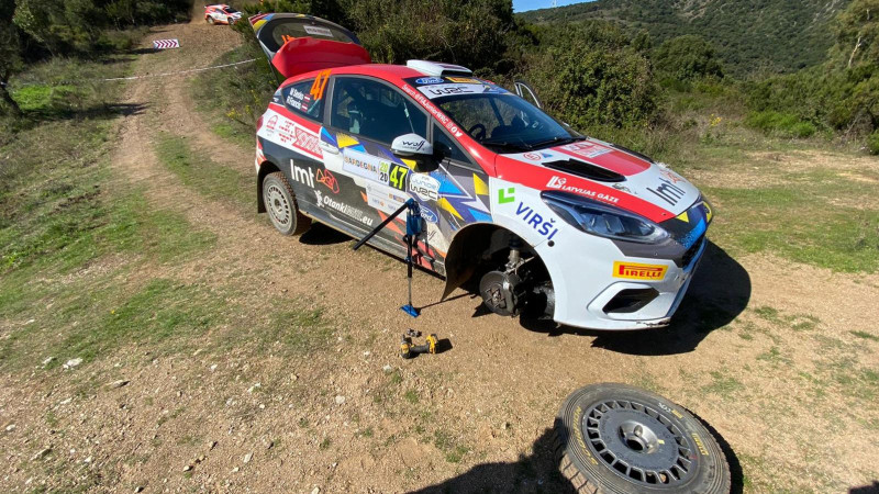 Seskam neveiksme Sardīnijas WRC rallija pirmajā dienā