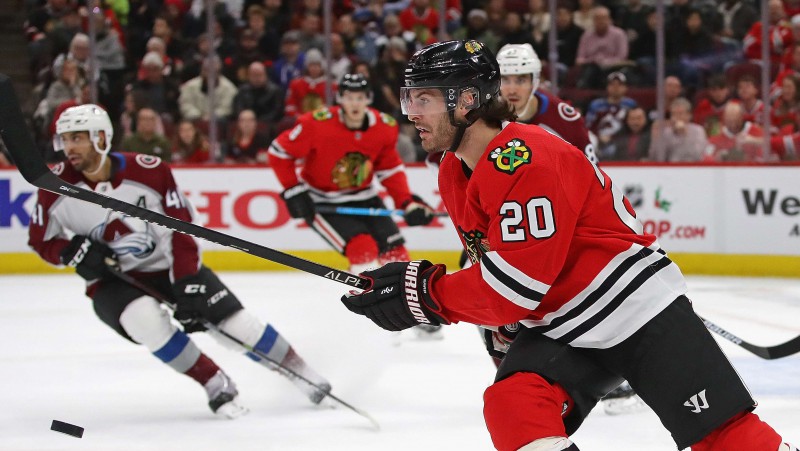 Maiņas, līgumi un arbitrāža: Bufalo, Kolorādo un citas NHL komandas komplektē sastāvu