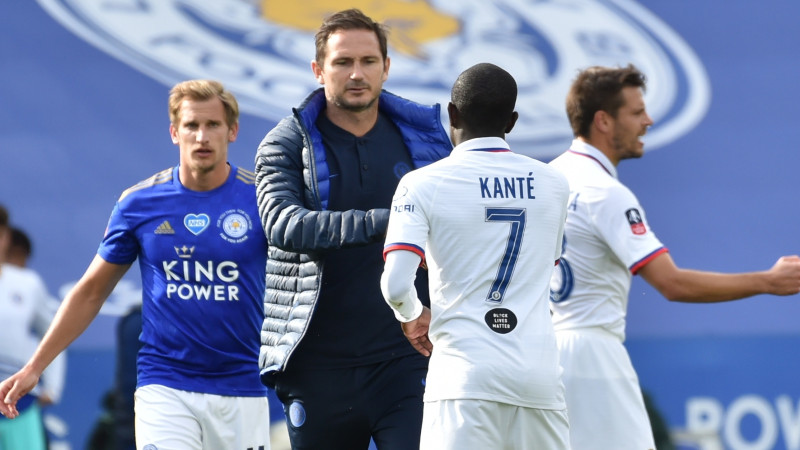 "Chelsea" treneris Lampards neesot palaidis pussargu Kantē uz drauga kāzām