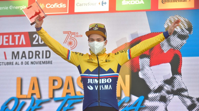 "Vuelta a Espana" čempions Rogličs uzvar 8. posmā un kopvērtējumā pakāpjas uz otro vietu