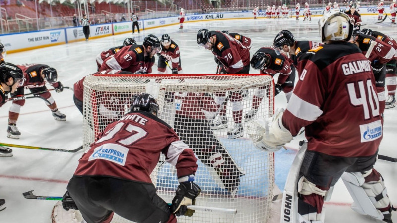 KHL pastarīšu duelī "Dinamo" uzņems "Neftekhimik"