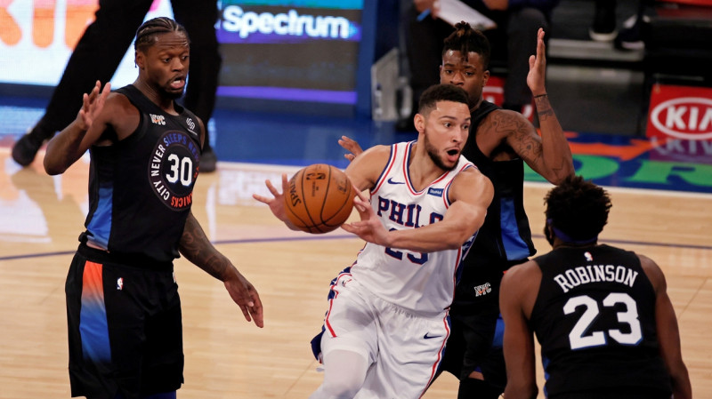 Divi ''Knicks'' spēlētāji sāk spēli ar vienādiem krekla numuriem