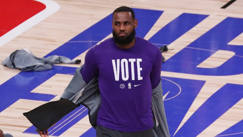Džeimsu atpūtinās, ''Lakers'' līderis izlaidīs pirmo spēli sezonā pret ''Kings''