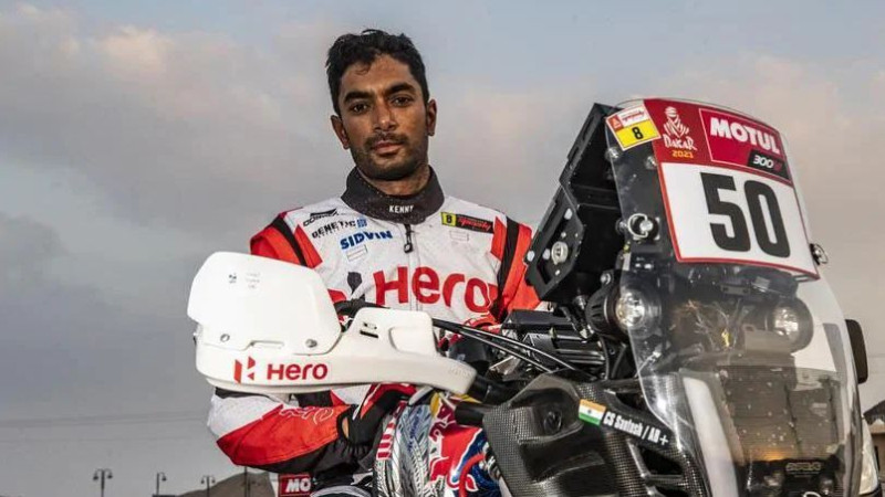 Indiešu sportists pēc kritiena Dakaras rallijā atrodas mākslīgajā komā