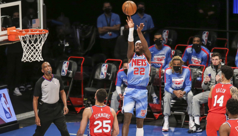Ērvings pazudis un nespēlē, Kurucs "Nets" uzvarā pār "76ers" atgriežas laukumā