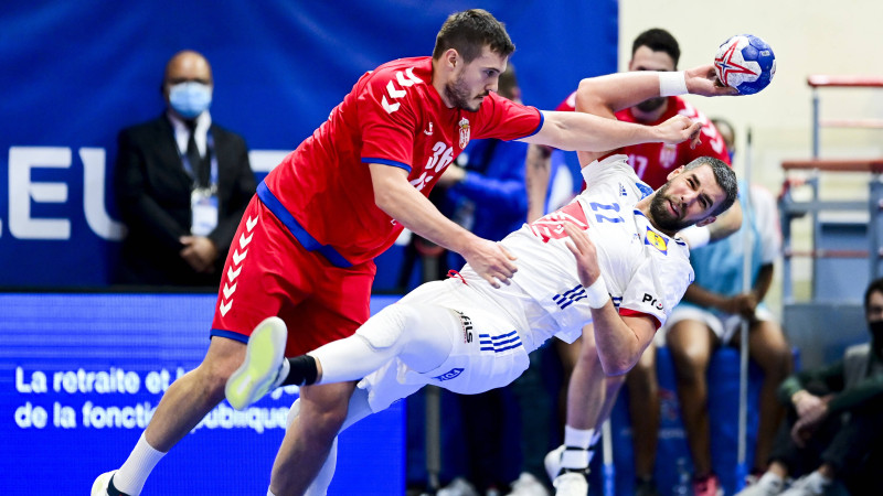 Serbi EČ kvalifikācijā handbolā atkal pārsteidzoši atņem punktus Francijai
