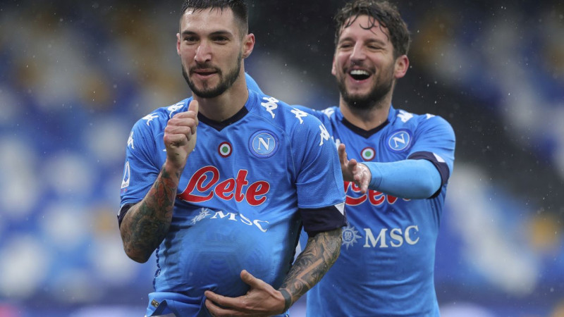 ''Napoli'' sarauj gabalos ''Fiorentina'', ''Sassuolo'' izrauj neizšķirtu pret pastarīti