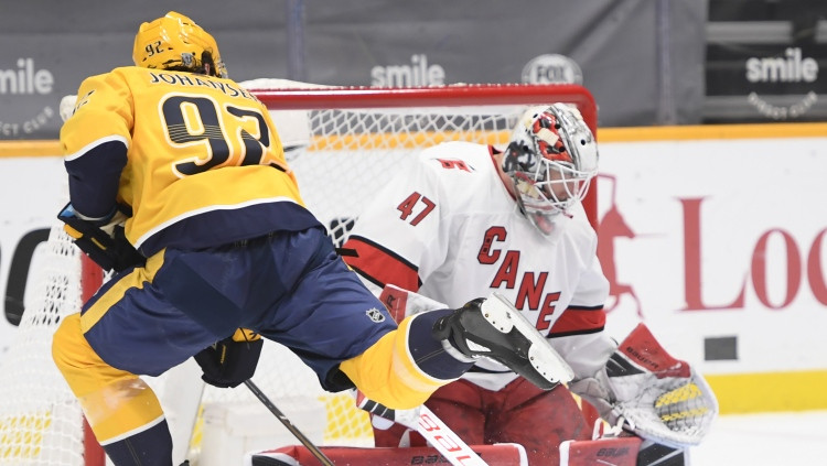 Covid-19 dēļ pārceļ NHL spēli starp "Predators" un "Hurricanes"