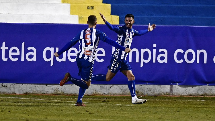 Futbola šoks Spānijā - trešās līgas klubs "Alcoyano" izsit Madrides "Real"