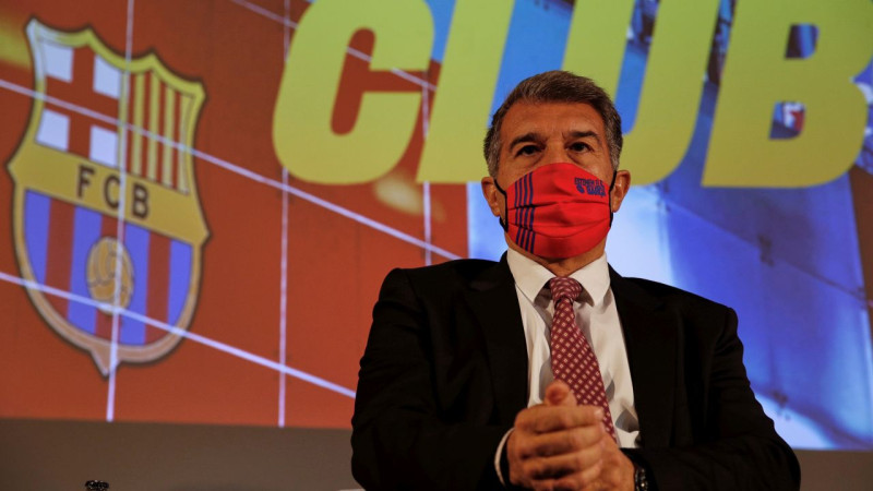 Laporta atgriežas un tiek ievēlēts par ''Barcelona'' prezidentu