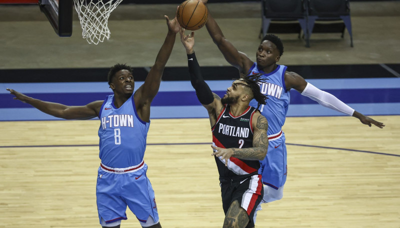 Kuruca "Rockets" ceturtais panākums pēc kārtas, "Lakers" piekāpjas "Pistons"