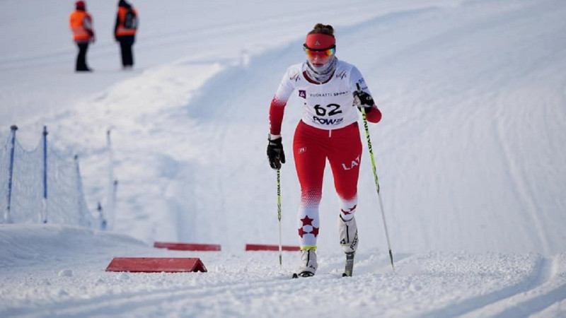 Latvijas slēpotāji pasaules junioru čempionāta 20 kilometru klasikā finišē ārpus pirmā četrdesmitnieka