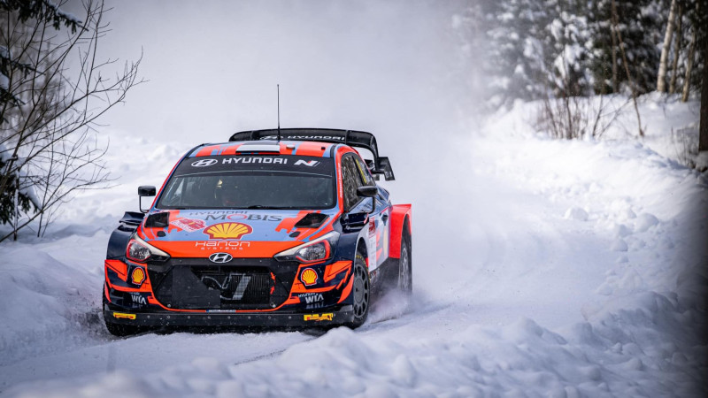 Pēc Lapzemes WRC rallija pirmās dienas līderis Ots Tanaks