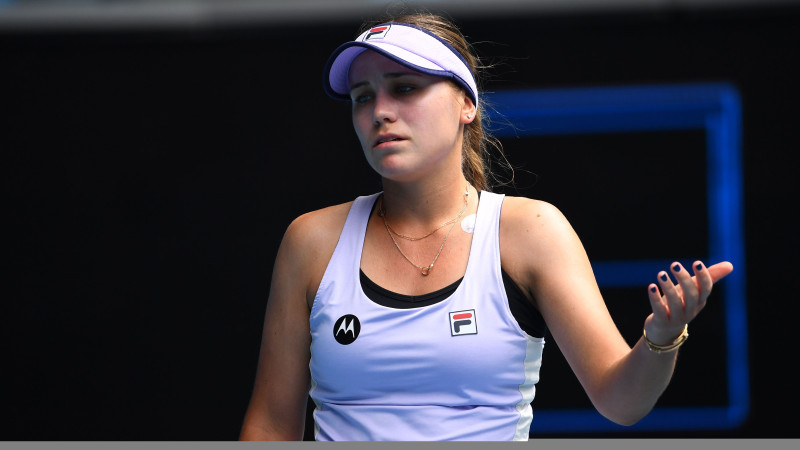 Kenina pēc nesekmīgā "Australian Open" zaudē rangā neesošai spēlētājai