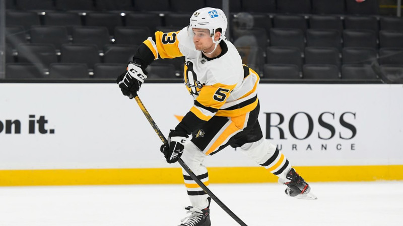Bļugers spēlē vairāk nekā 17 minūtes, "Penguins" atgriežas uz uzvaru takas