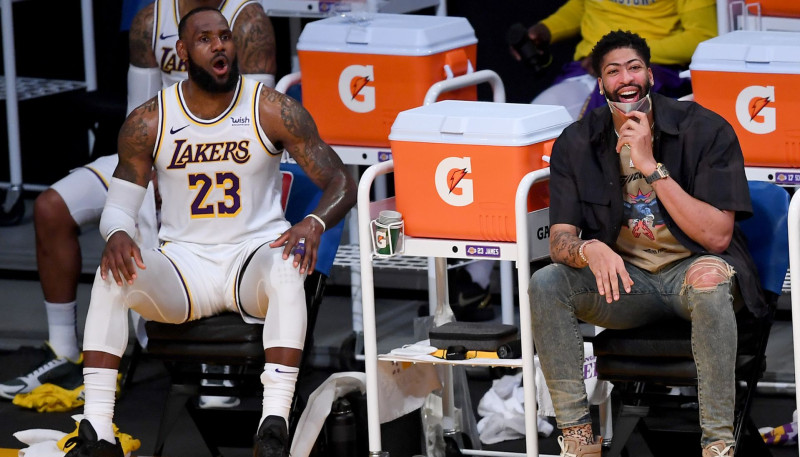 “Lakers” zvaigzne Deiviss laukumā atgriezīsies piektdien pret “Mavericks”