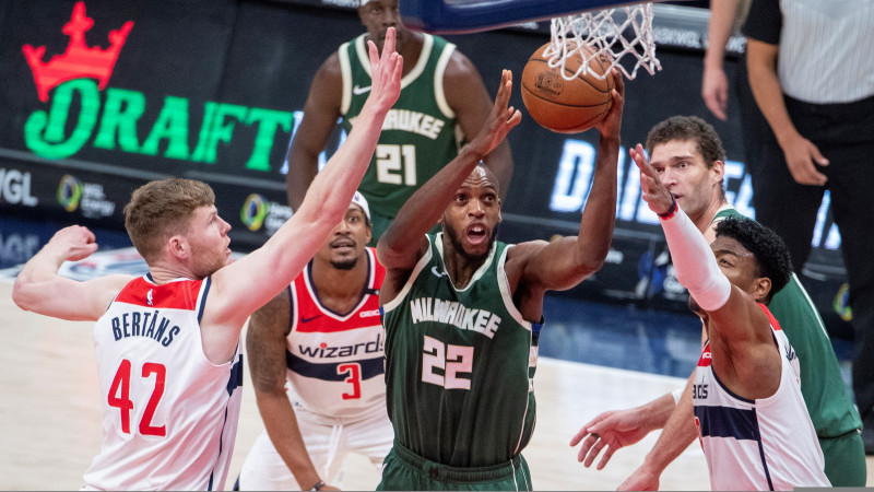 Bertānam trīs precīzi tālmetieni, "Wizards" vēlreiz zaudē "Bucks"