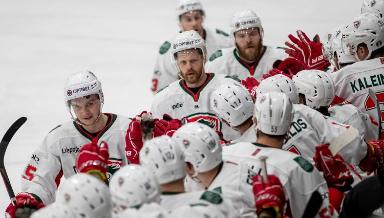 "Liepāja" tikai bullīšos pieveic "Rīgu", uzvara arī "Dinaburgai"
