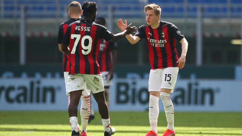 Hauge izrauj ''Milan'' neizšķirtu pret ''Sampdoria'', ''Napoli'' ar grūtībām uzvar pastarīti