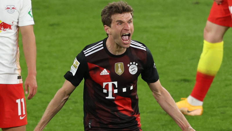 "Bayern" līderu cīņā bez Levandovska pārspēj "Leipzig", Menhengladbaha atspēlējas