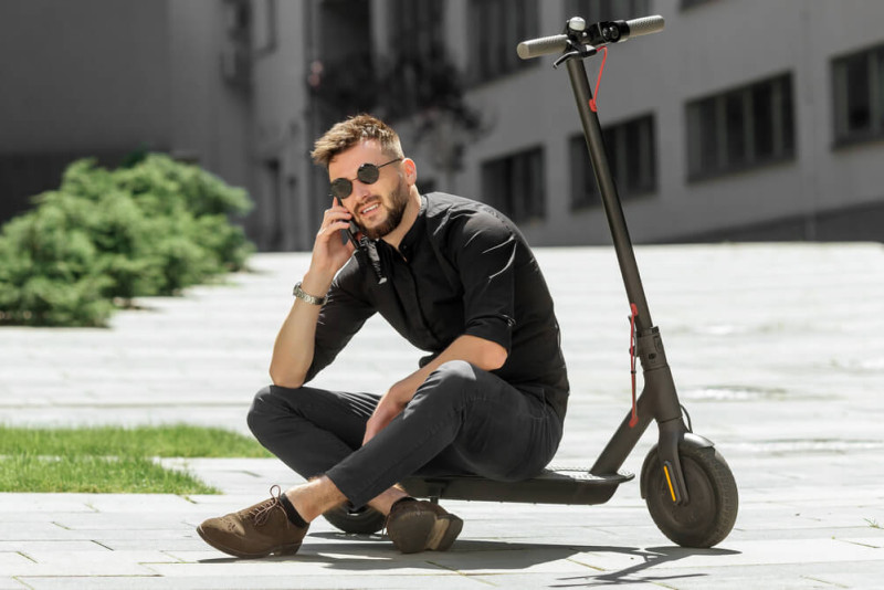 Elektriskais skūteris – Kas jāievēro, braucot ar šo transportlīdzekli ikdienā?